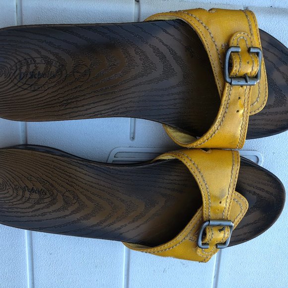 Dr. Scholl’s Big Buckle Yellow Strap Sandals - Picture 9 of 11